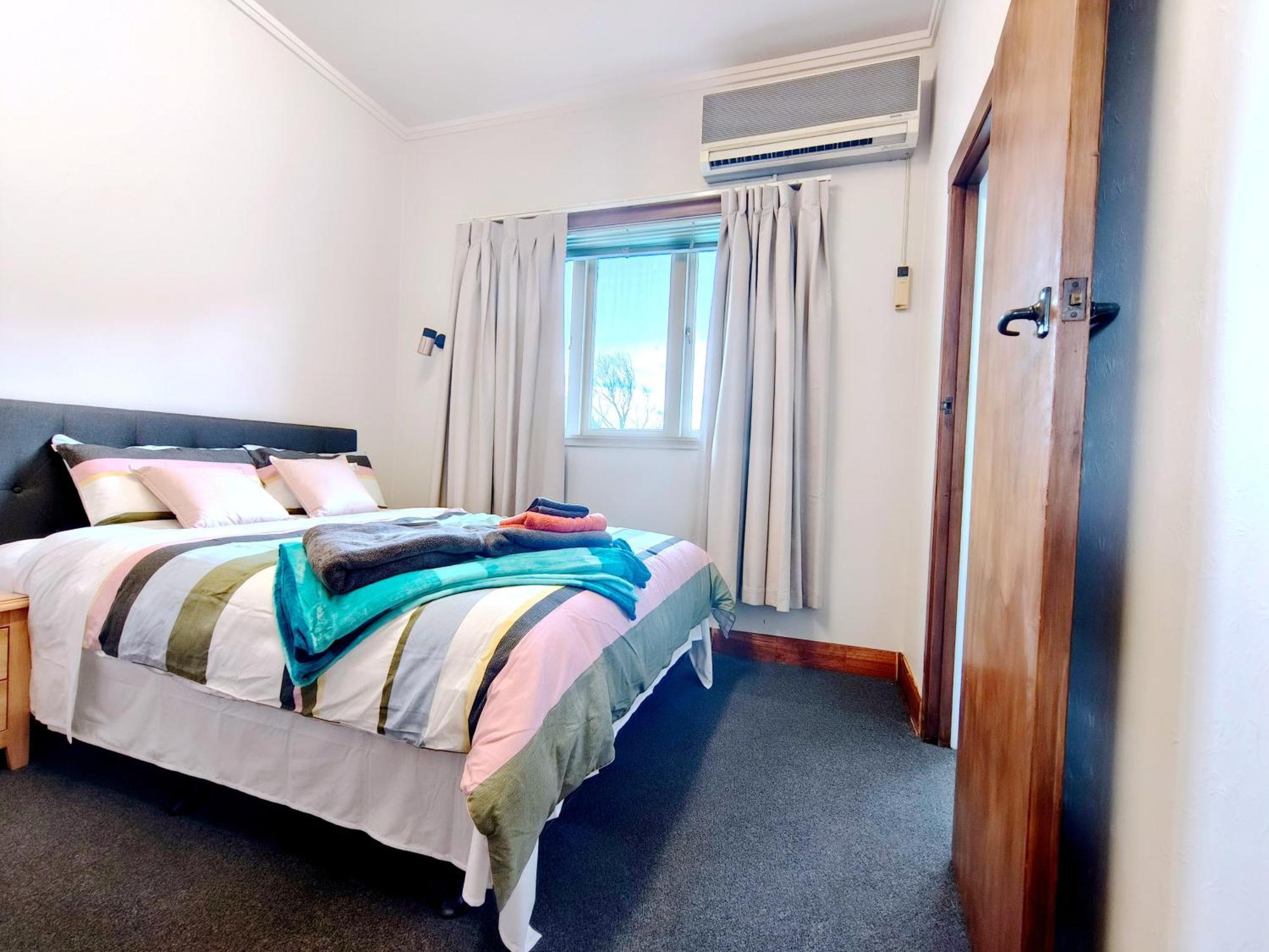 Milford Central Budget Friendly Rooms Auckland Exterior photo